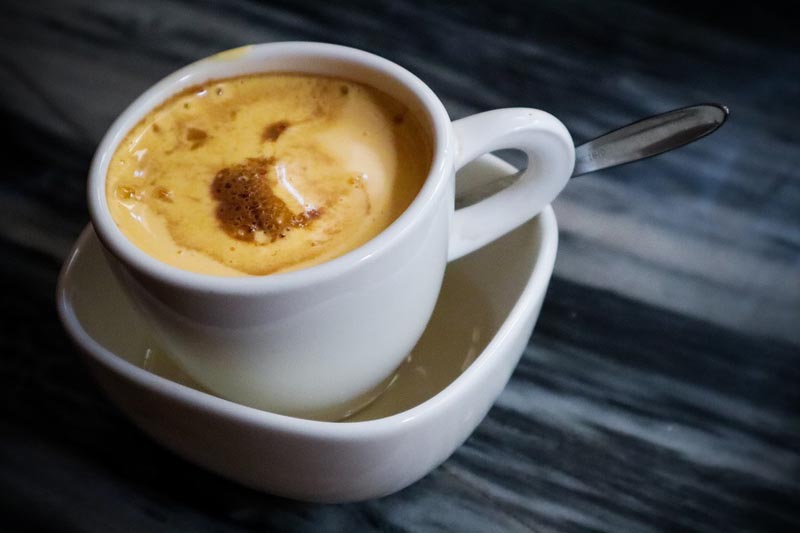 café à l'oeuf à hanoi