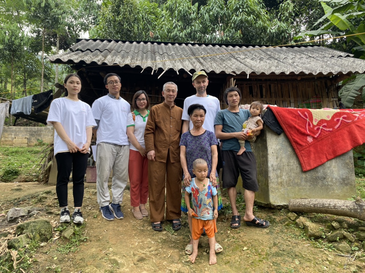 maison Mme Hang Thi Xay - avant.jpg