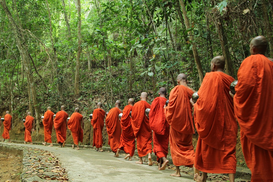 monk-3224993_960_720.jpg